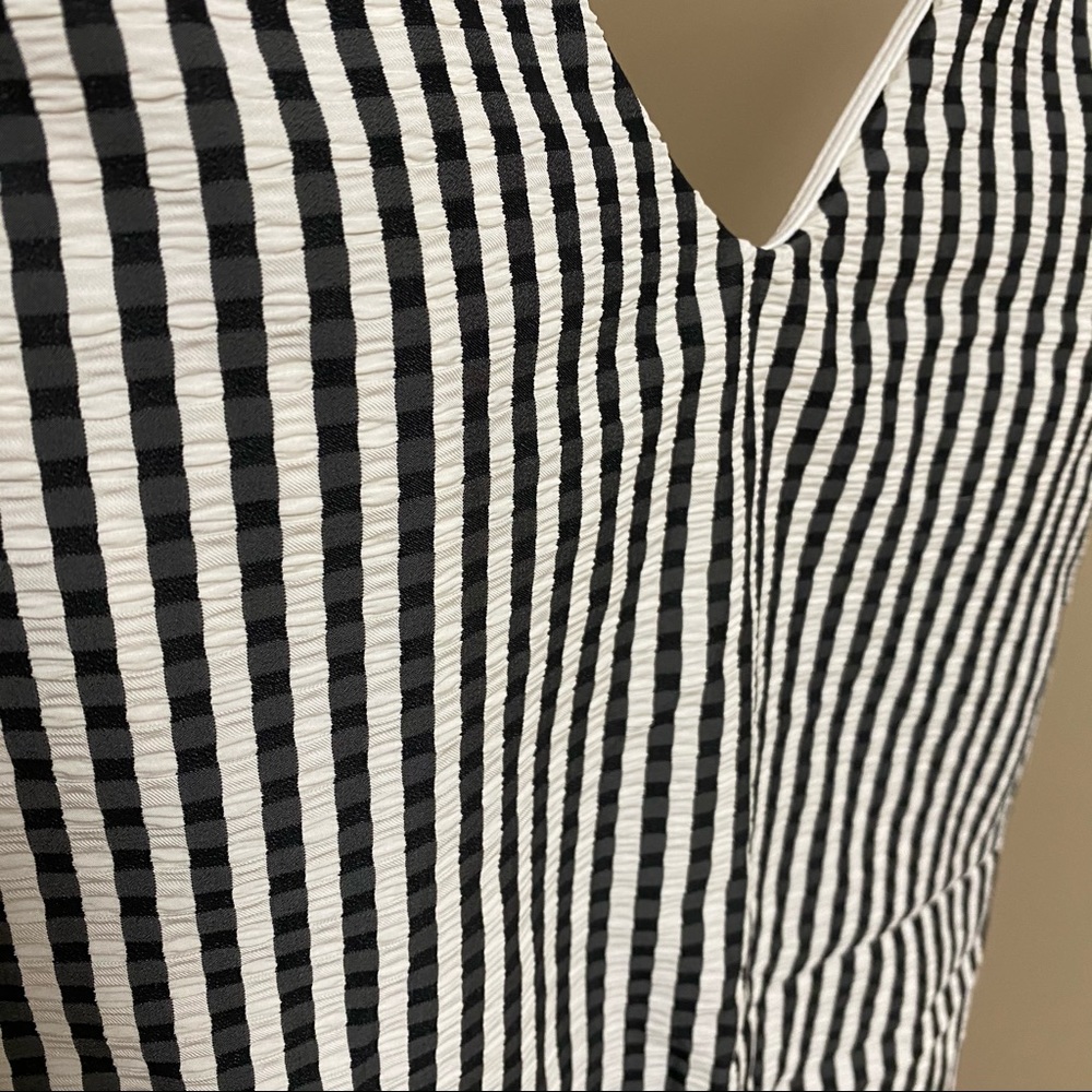 Athleta Seersucker V-Neck One Piece Swimsuit - Picture 4 of 6